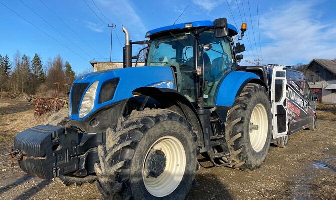 New Holland T7040 