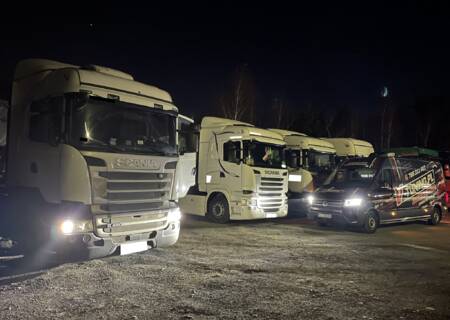 Kilka samochodów Scania R450 Euro 6 na pakiet oszczędności Adblue